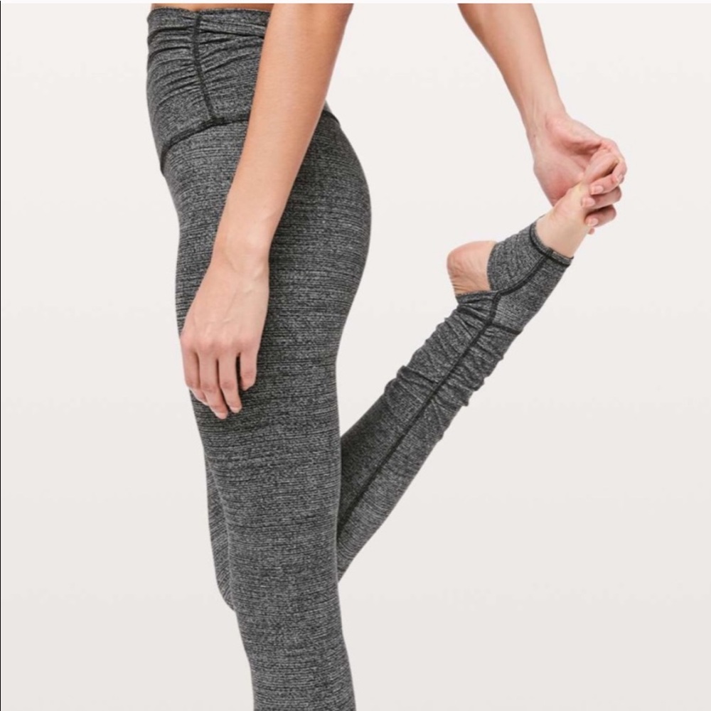 NWT Lululemon Still Mind Tight Sz 4